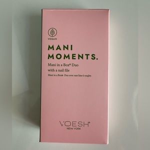 Mani Moments, set of 2 with a nail file